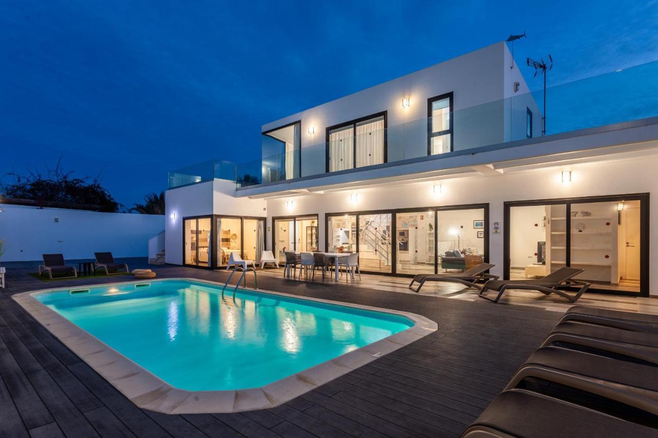 Villa Luxury Azul Private Pool And Bbq Corralejo By Holidays Home ภายนอก รูปภาพ